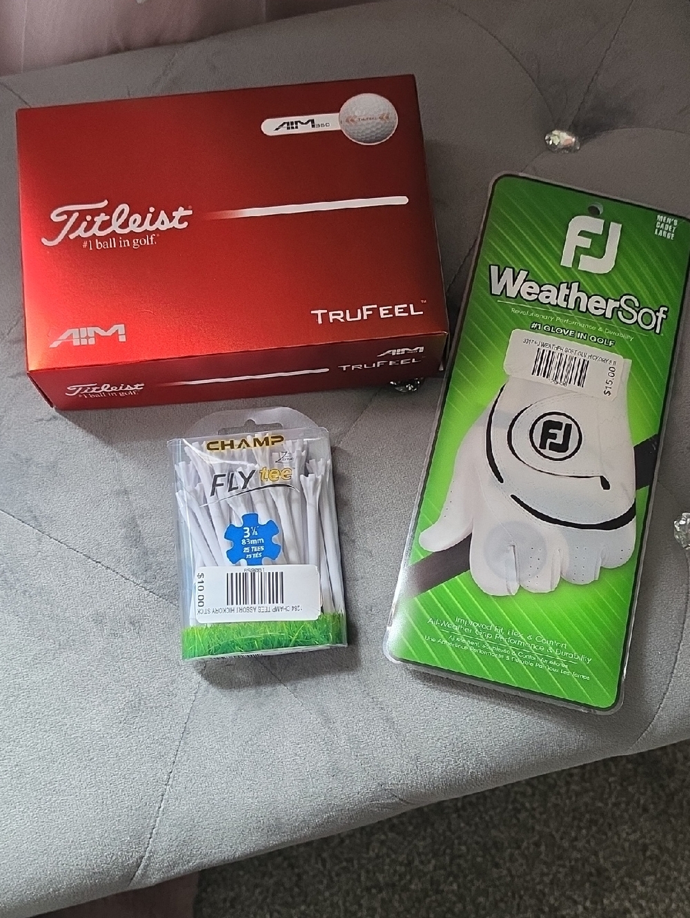 FootJoy WeatherSof Golf Glove Packaging in Green and White
